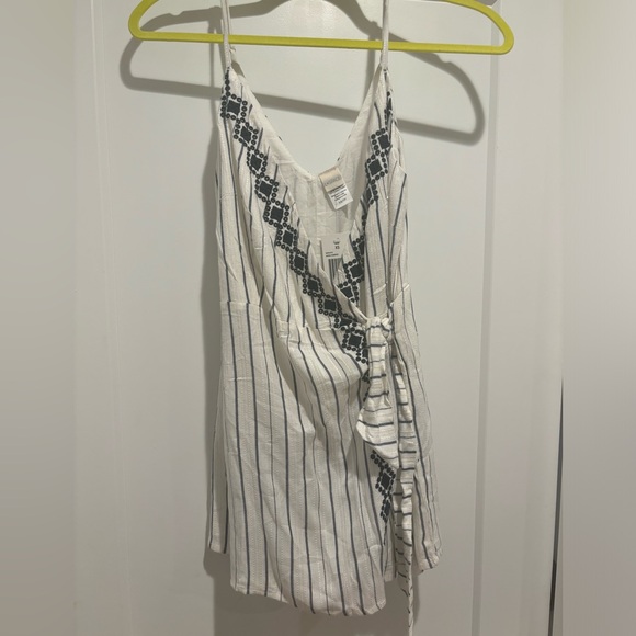 Lspace navy and white striped romper. size XS. New with Tags. - Picture 3 of 5